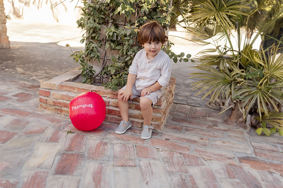 Boys T-Bar loop fasteners Shoes