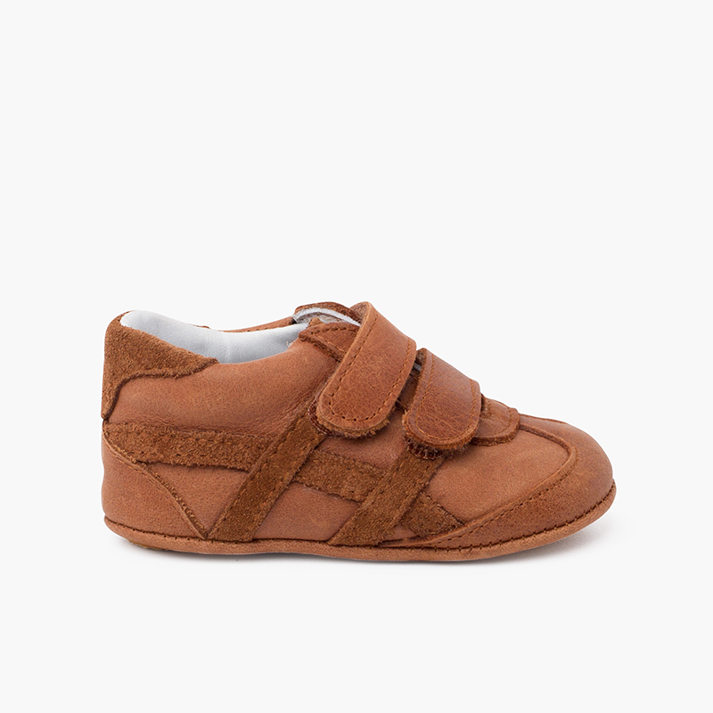 Sport baby shoe with adherent closures Camel