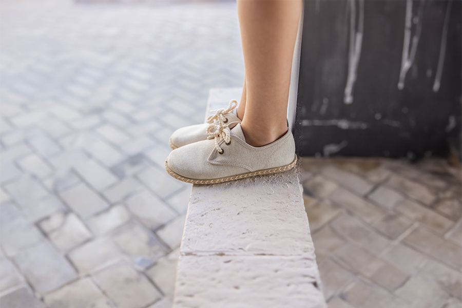 Boy's canvas blucher with two-tone jute sole