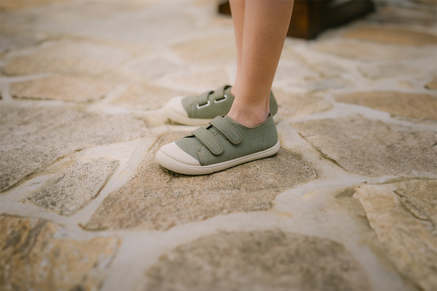 Barefoot canvas trainers rubber toe