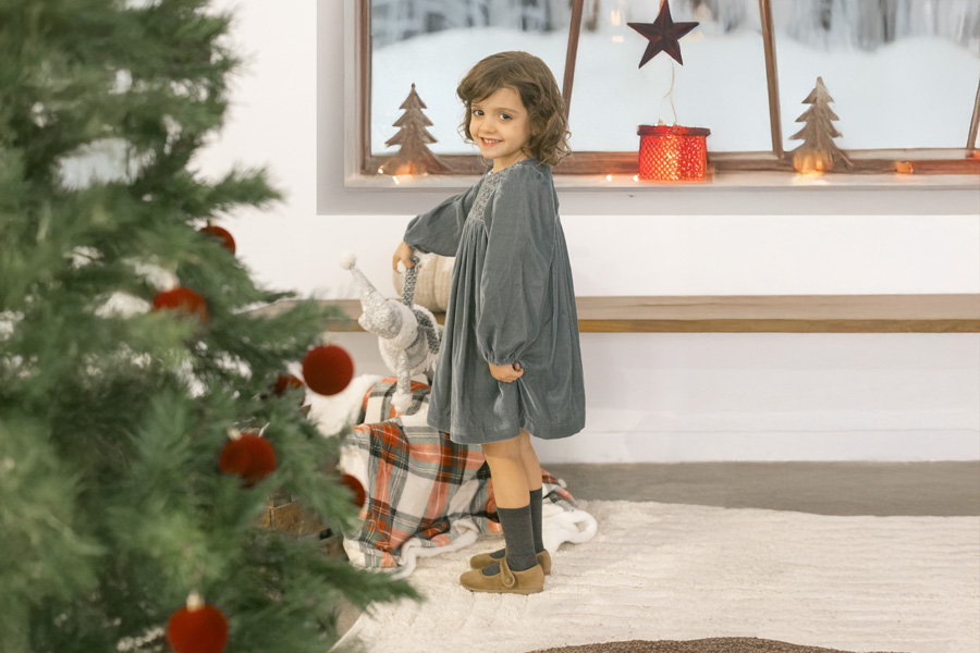 Velvet mary janes hook-and-loop fastening button