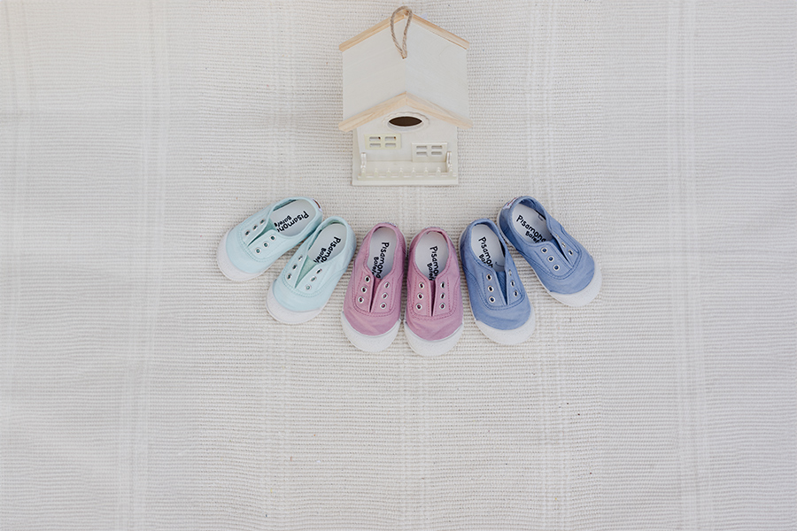 Barefoot canvas trainers without laces