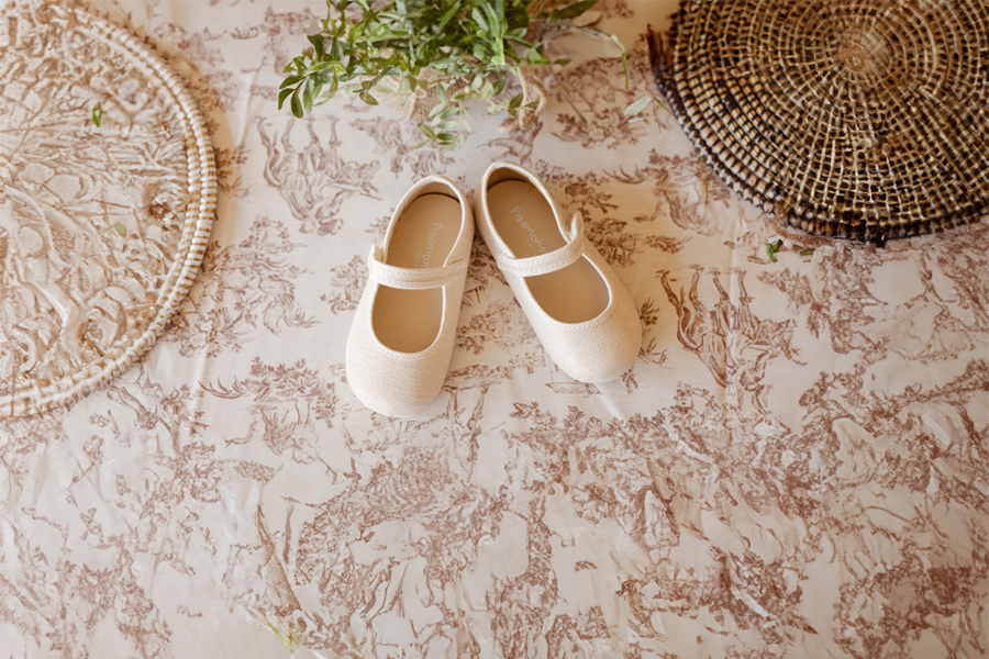 Barefoot linen Mary Janes hook-and-loop fastening