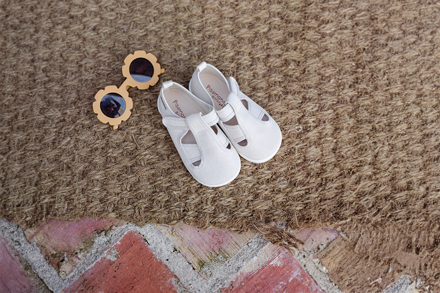 Boys' barefoot closed sandals in canvas