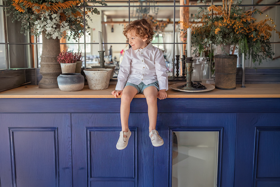 Boys' barefoot closed sandals in canvas