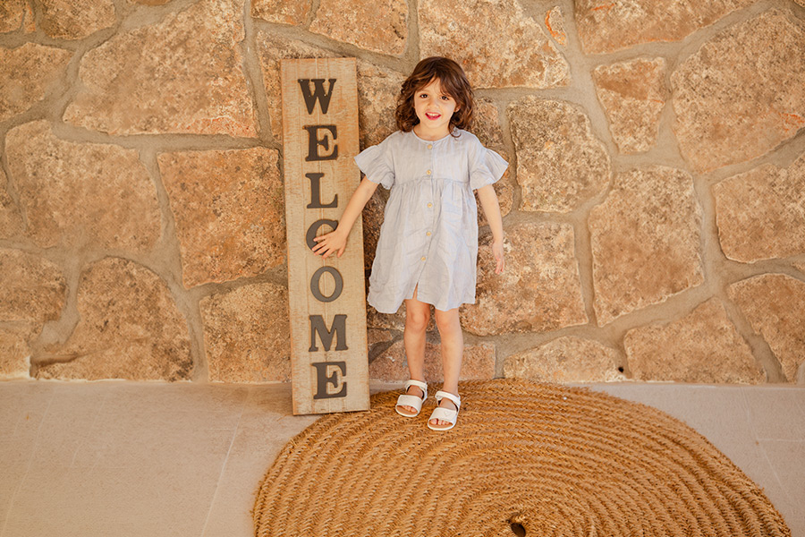 Girls’ barefoot sandals hook-and-loop strap heart