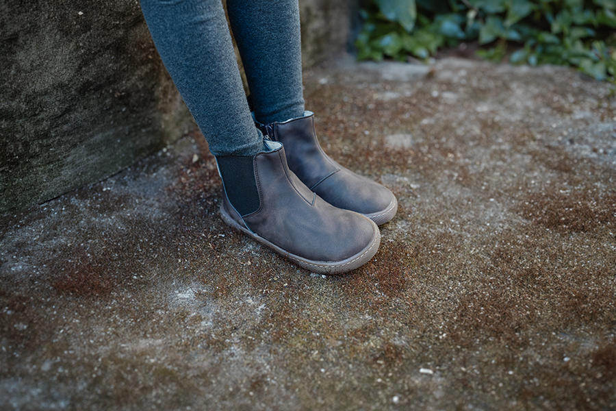 Distressed-effect barefoot boots for children