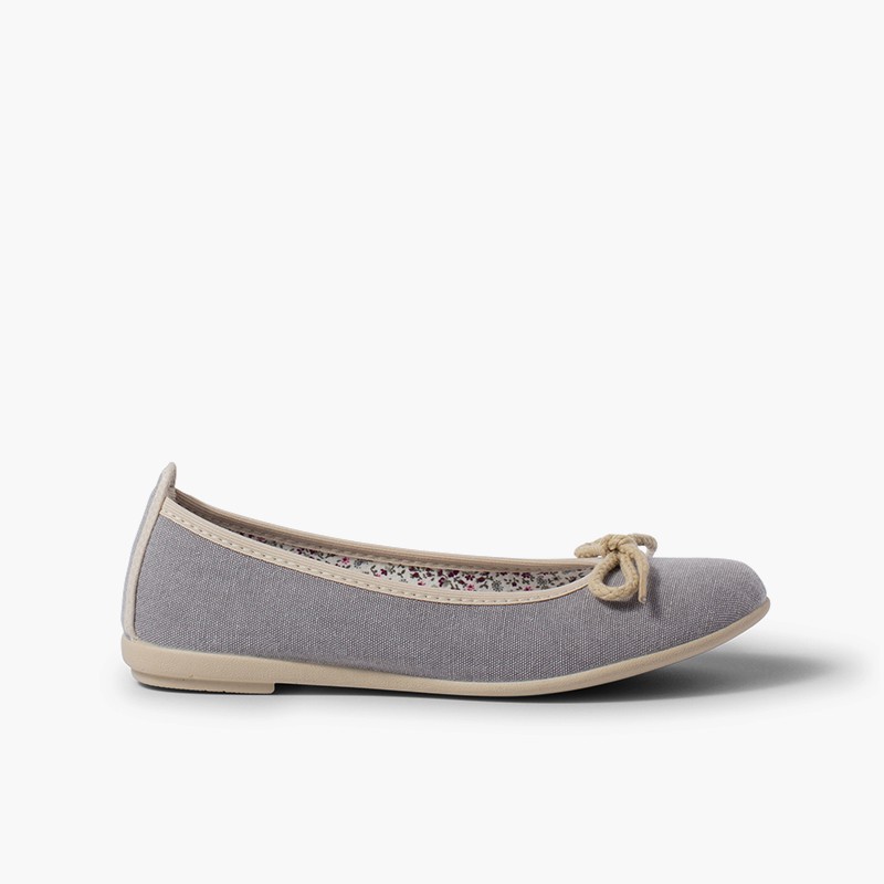 Ballerina girl and woman with lace bow Grey