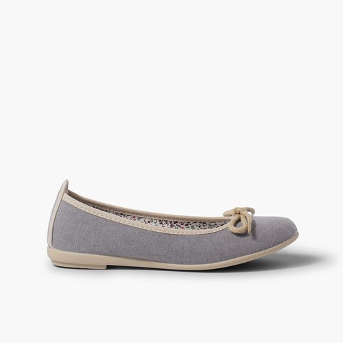 Ballerina girl and woman with lace bow Grey