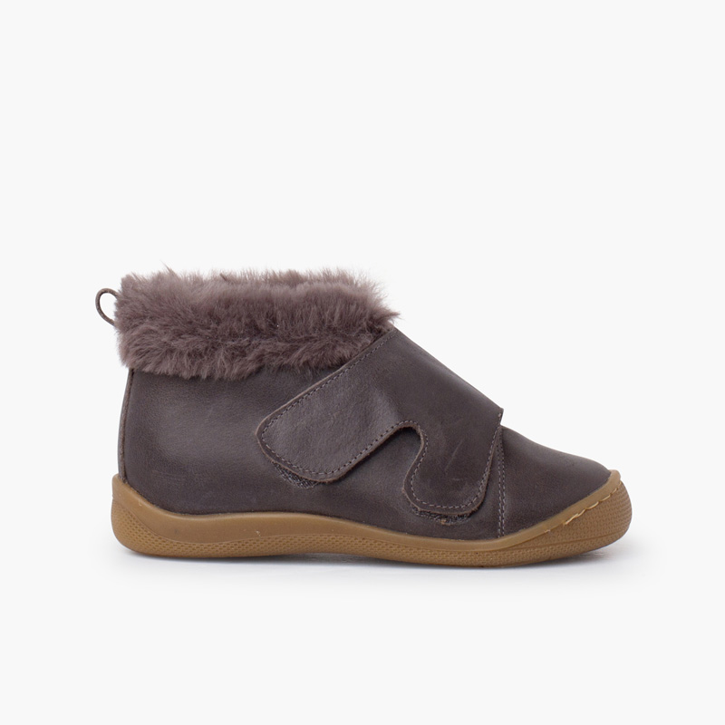 Fur collar bootie with wide strap Grey