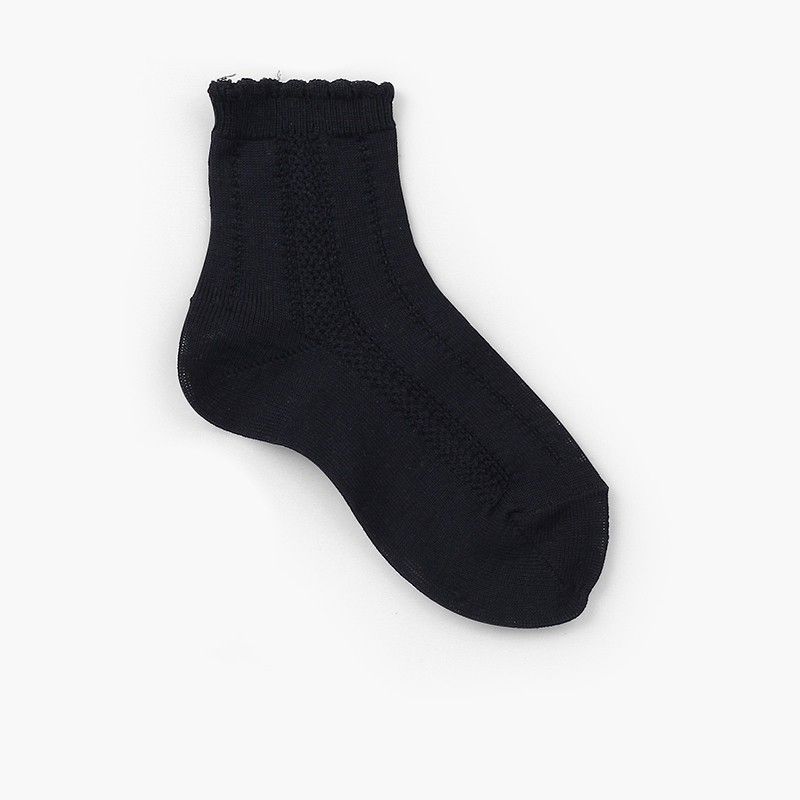 Short Socks with Scalloped Edges
