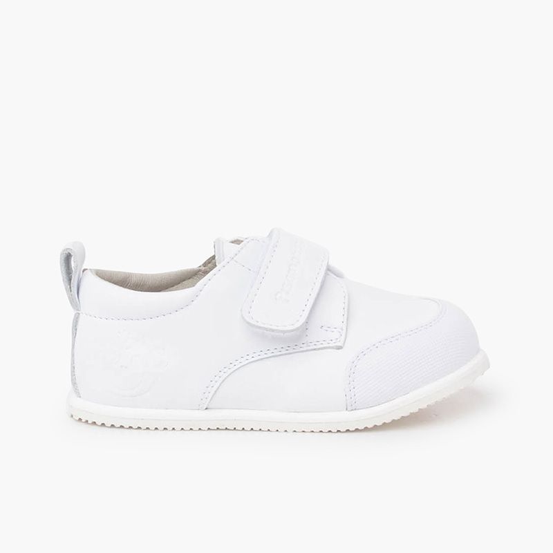 Trainers Flexible sole Reinforced toe cap