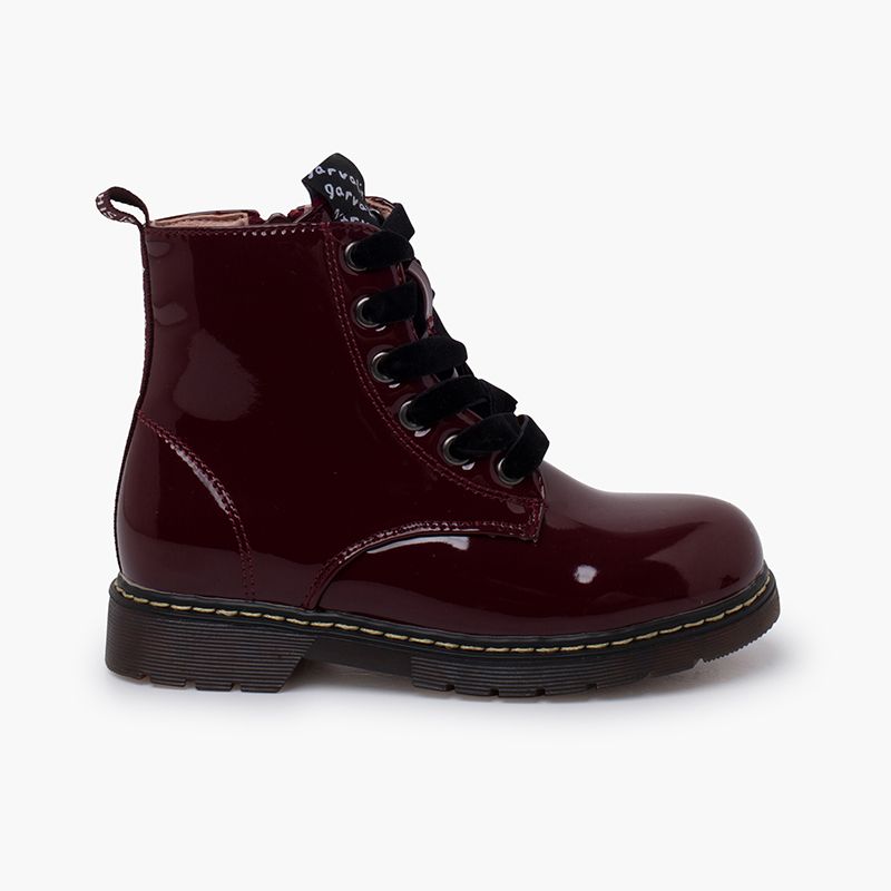 Velvet laced boots type patent leather Garvalín