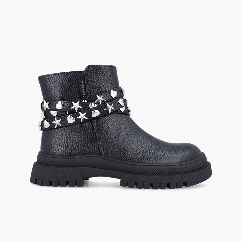 Girls’ boots studded strap