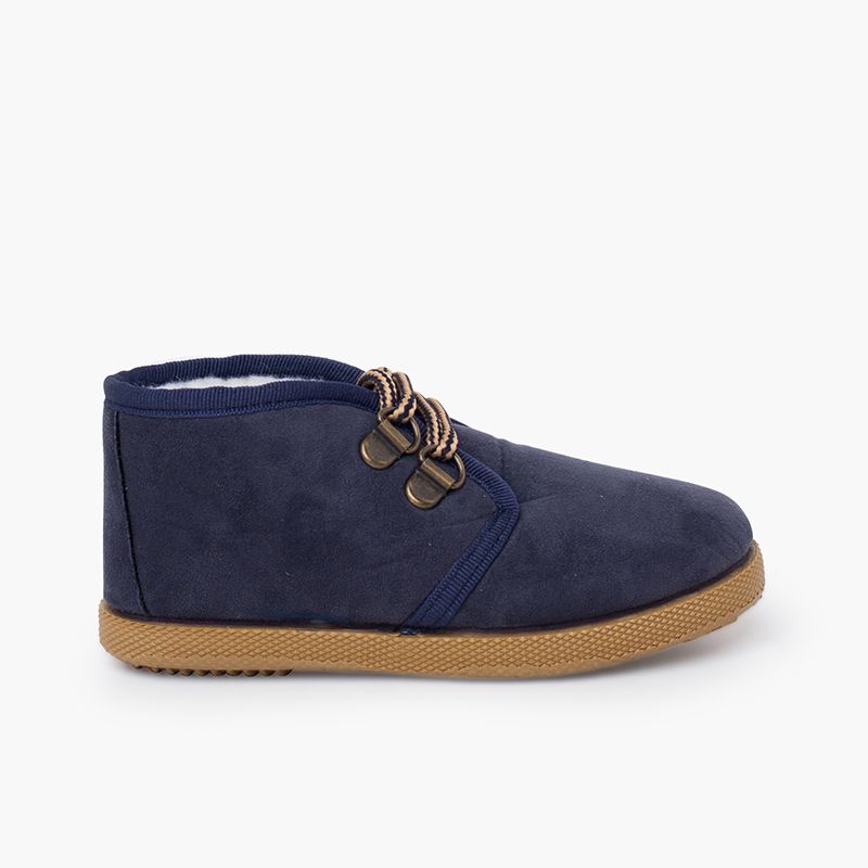 Suede boots shearling-like lining two-tone laces