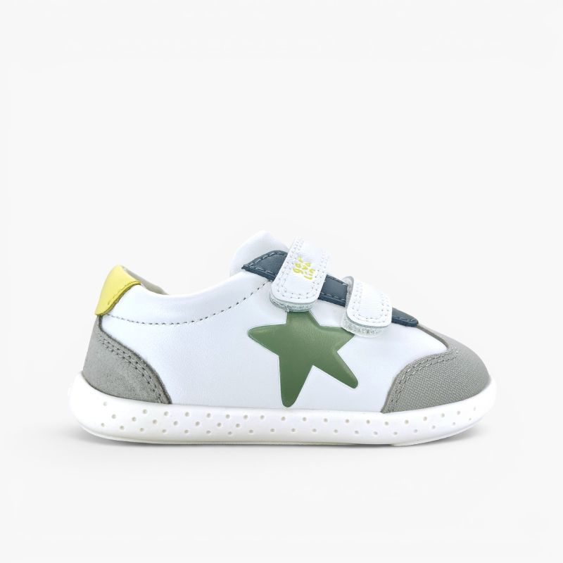 Barefoot first-step trainers star