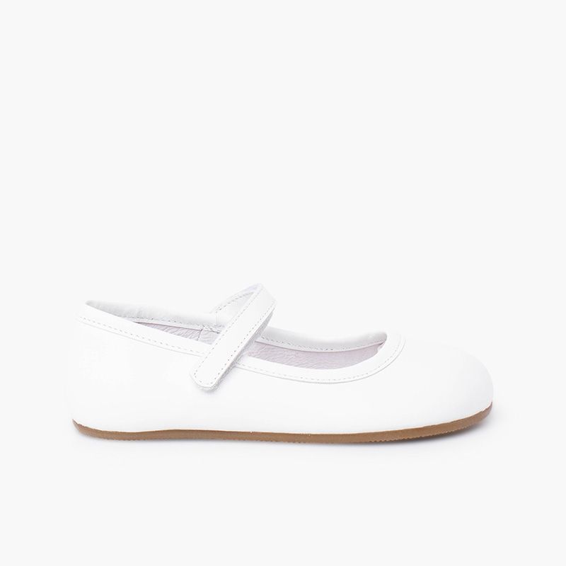 Blanditos Mary Janes matte finish