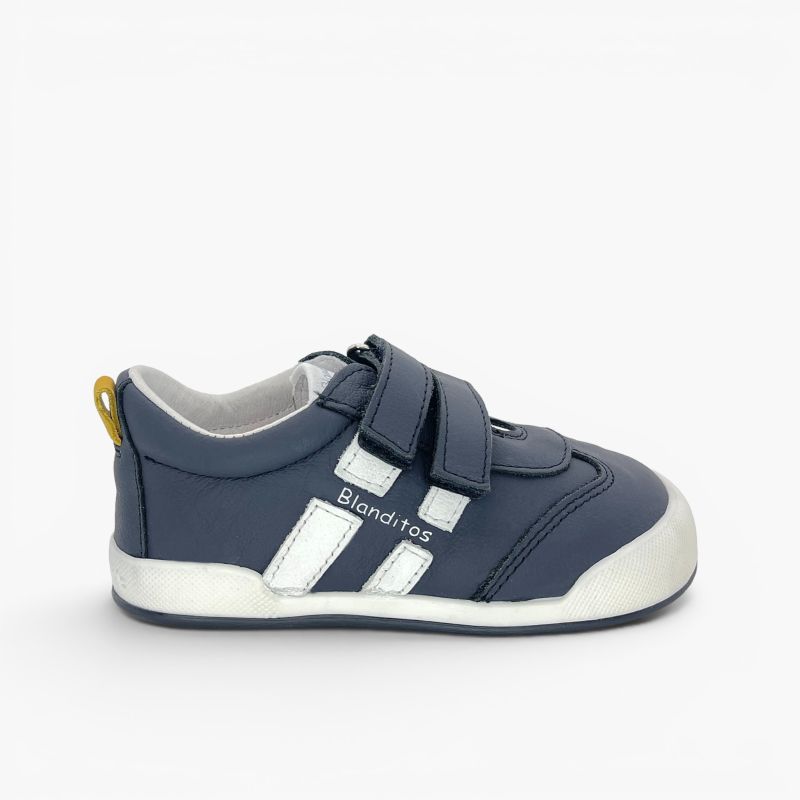 Blanditos trainers side stripes