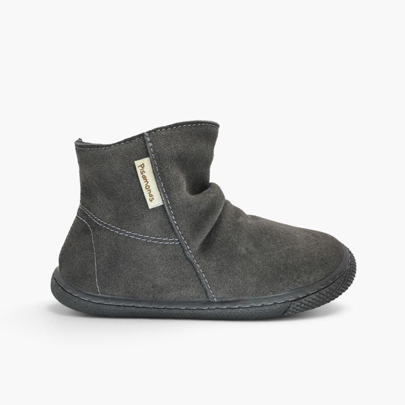 Crinkle-effect barefoot boots