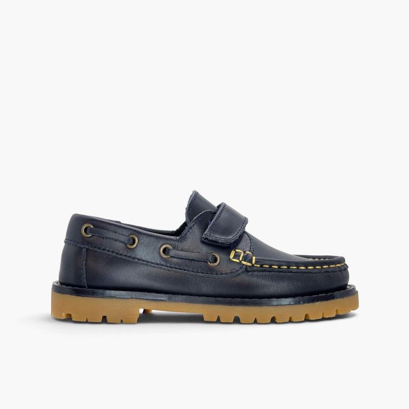 Boys’ leather boat shoes track sole