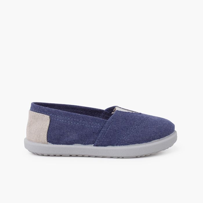 Canvas trainers with elastic and heel detail