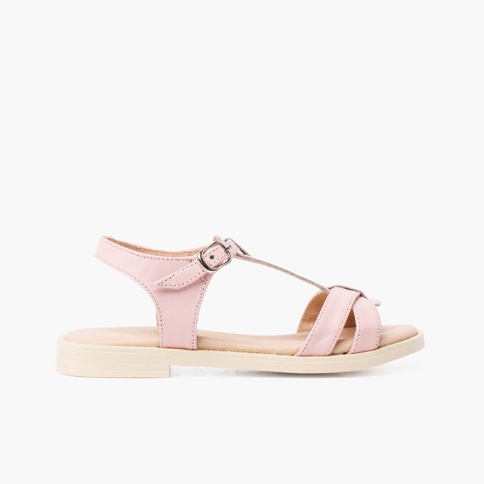 Soft leather sandals braided central strap