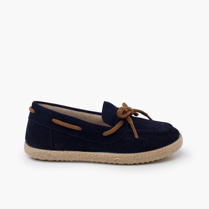 Suede moccasins with jute sole and laces
