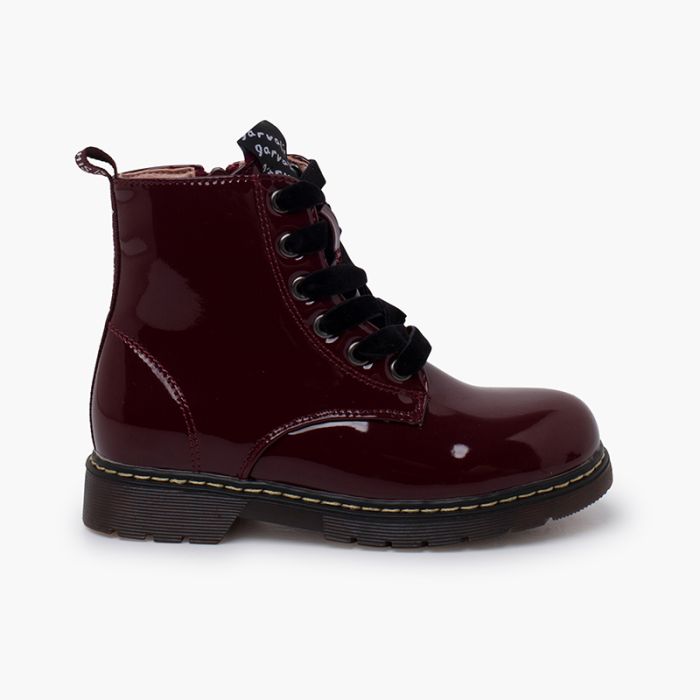 Velvet laced boots type patent leather Garvalín