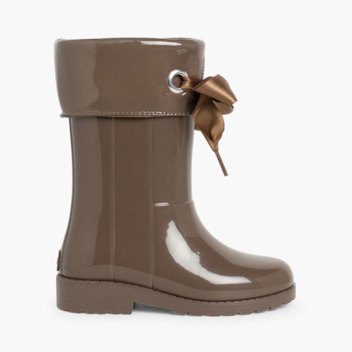 Patent style Wellies for girls by Igor. Spanish quality