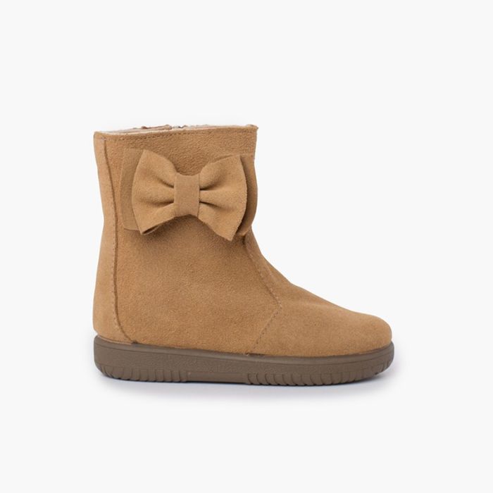Girls suede boots with big side bow