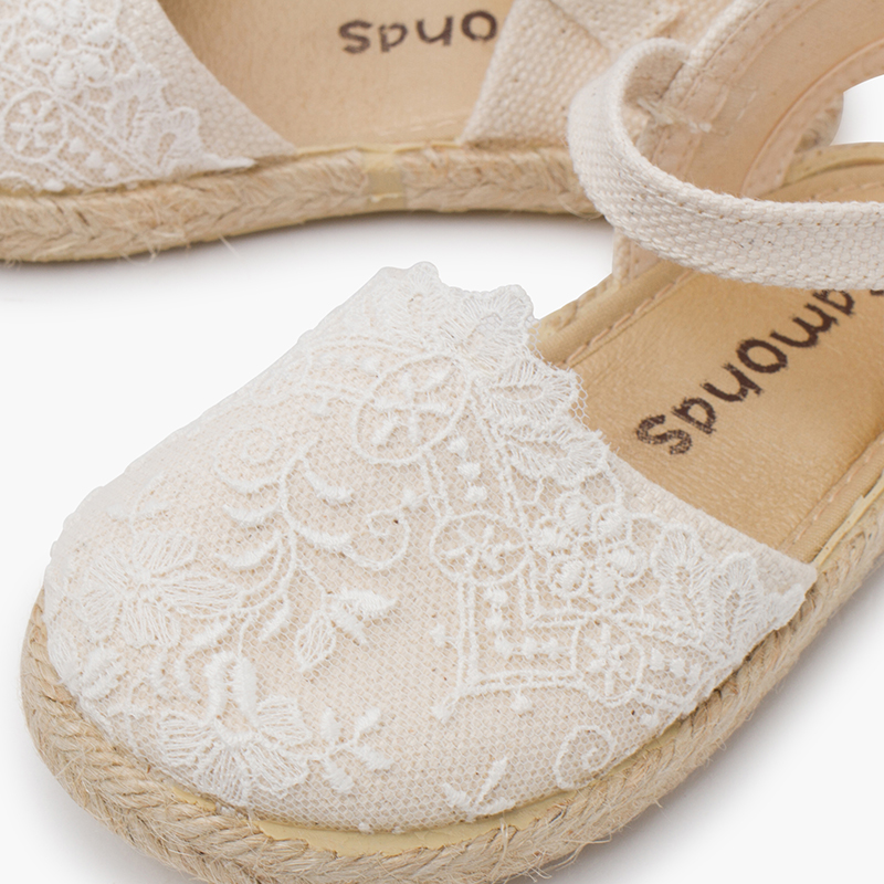 ELEGANT EMBROIDERY