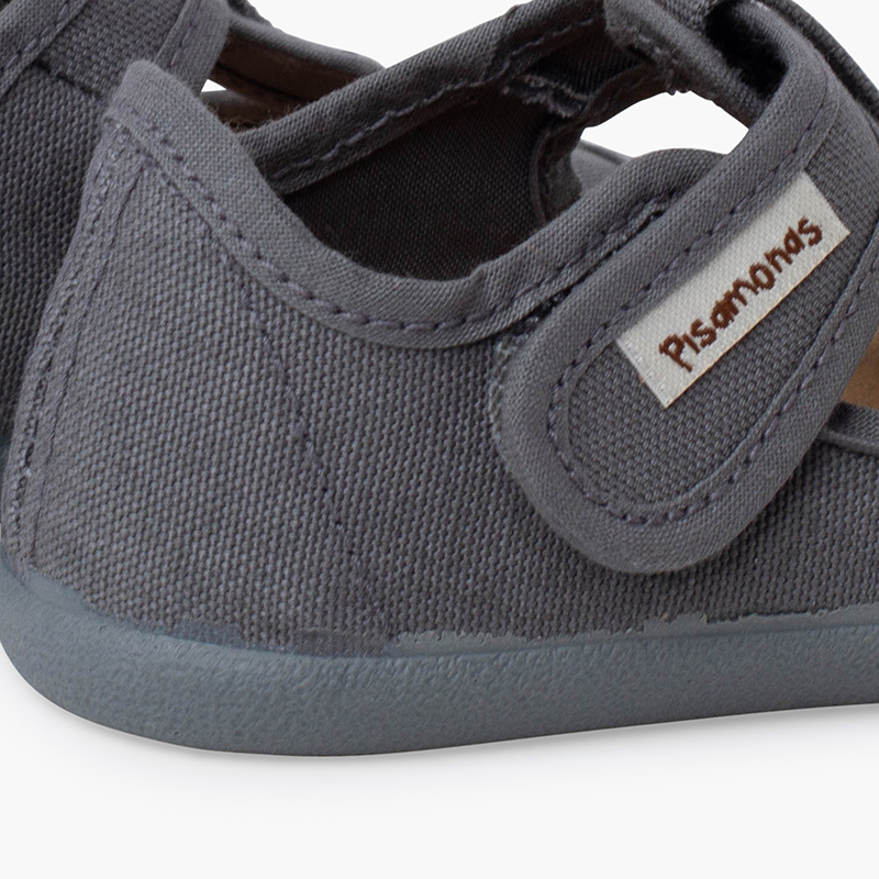 WIDE HOOK-AND-LOOP FASTENING