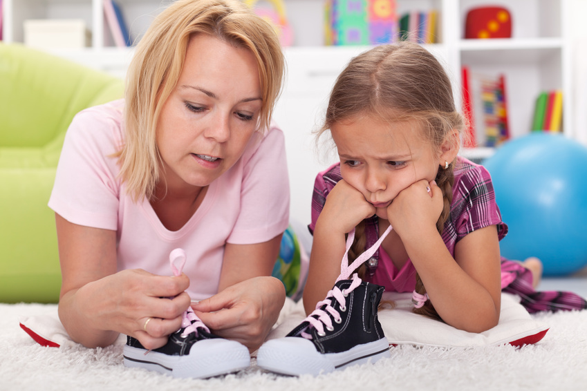 Aprender atarse los zapatos con Pisamonas