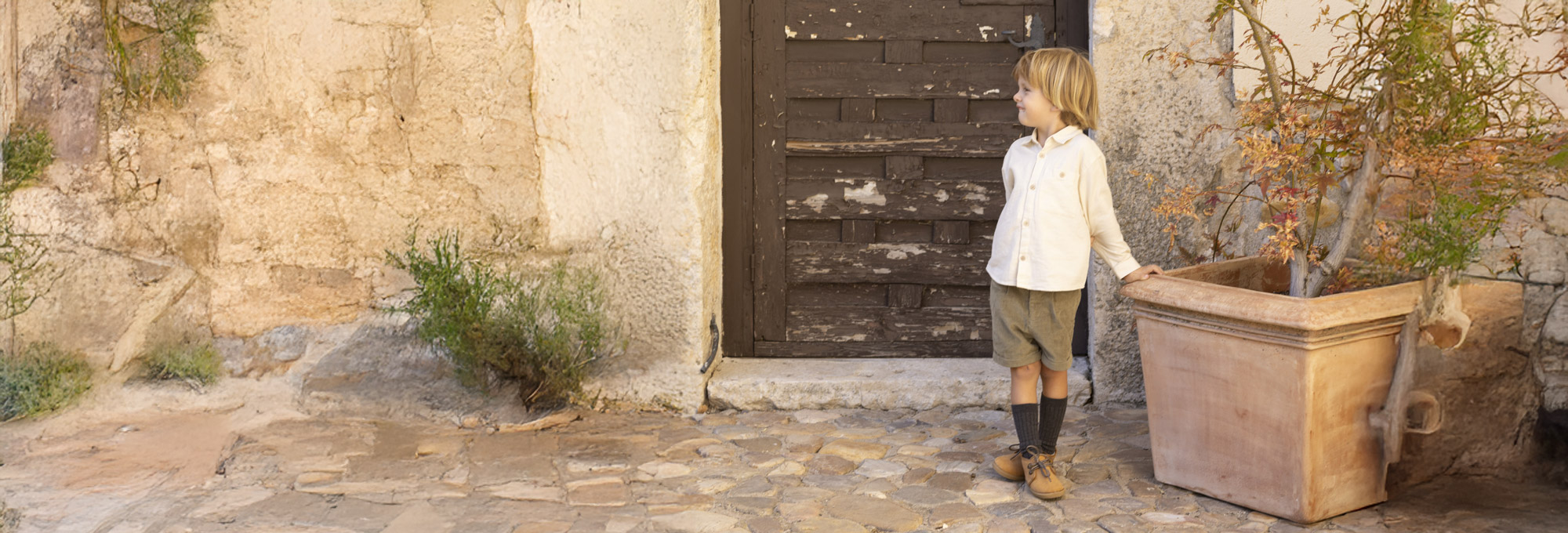 WHO’S COMING TO PLAY?